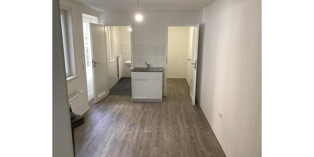 Inmitten der Altstadt, großzügiges saniertes Gewerbe, mit großer Fensterfront und sofort anmietbar! zimmer