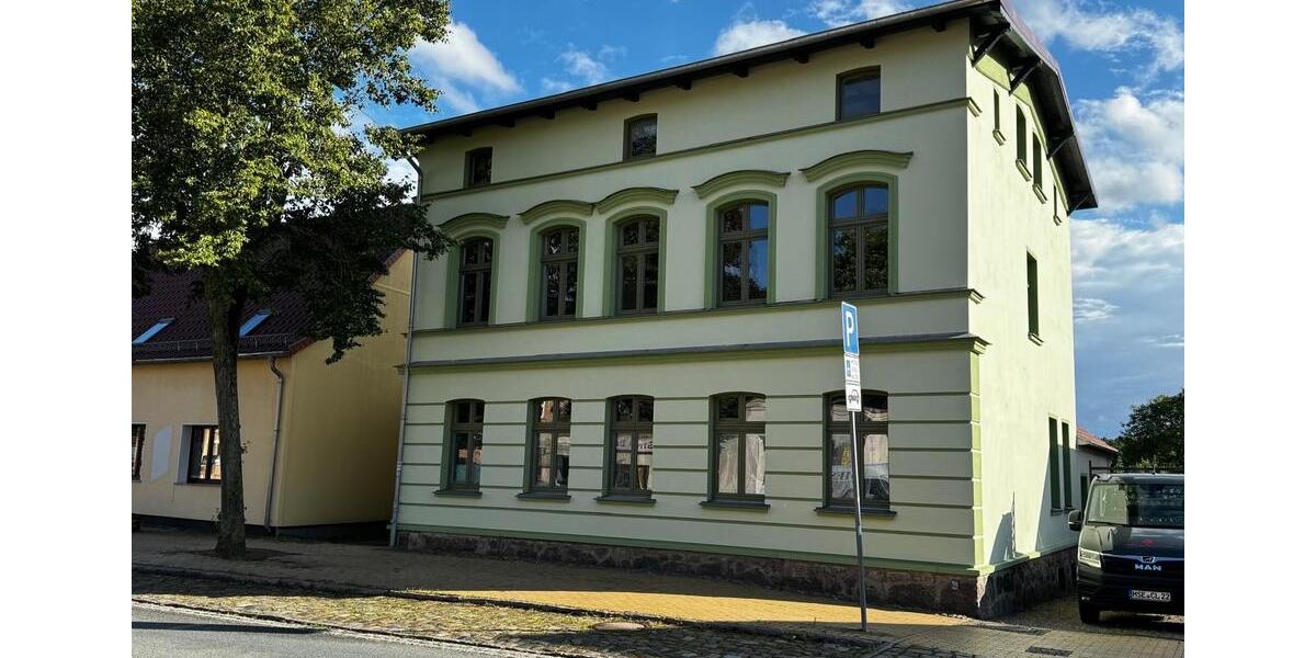 Kernsanierte 3 Raum- Dachgeschosswohnung mit Altbaucharme 3 zimmer