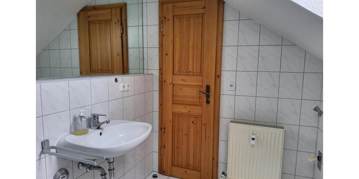 Dachgeschoßwohnung Bayerbach - 2 Zimmer, 69 m&sup2;, 490&euro; | Angebot:24768349