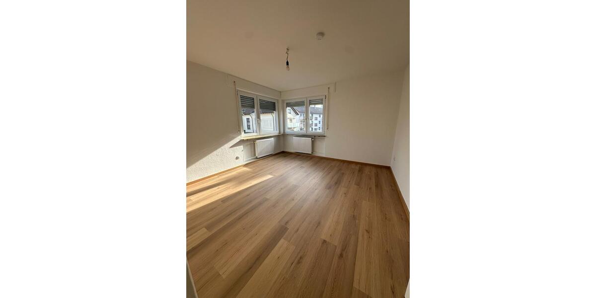 Etagenwohnung Rastatt - 4 Zimmer, 86 m&sup2;, 830&euro; | Angebot:24559804