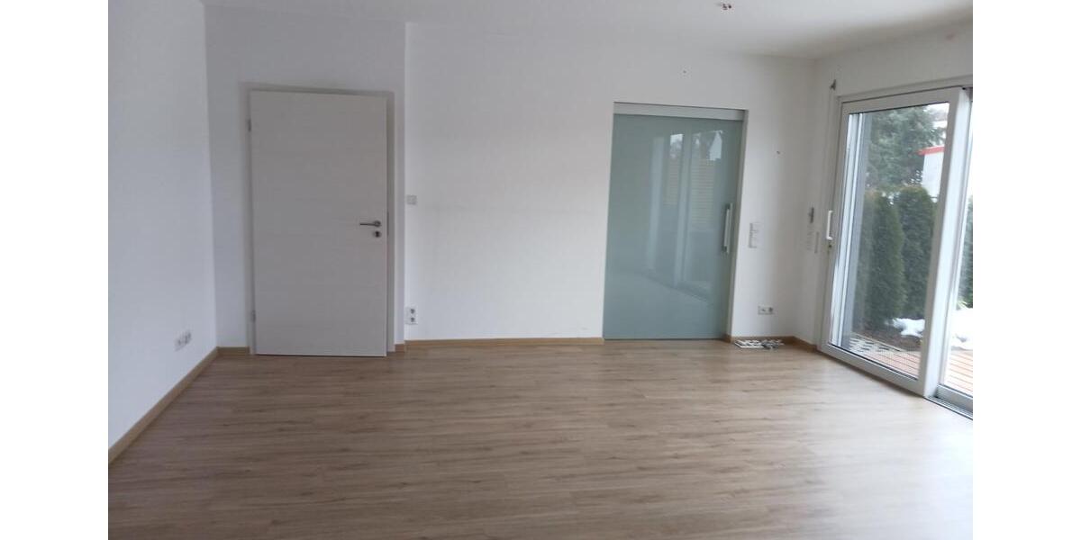 Erdgeschoßwohnung Hünfeld - 3 Zimmer, 85 m&sup2;, 950&euro; | Angebot:25106153