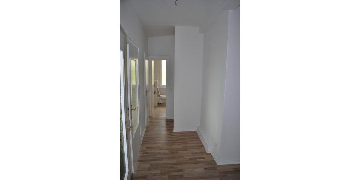 4 Raum Wohnung 2 OG rechts ab sofort frei 4 zimmer