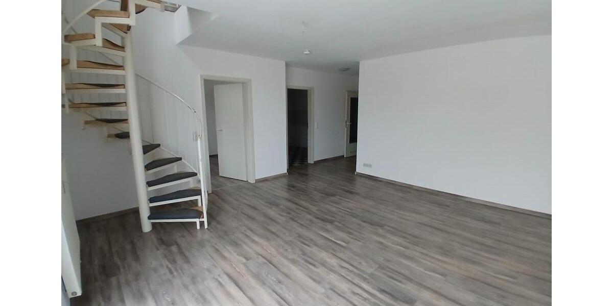 Dachgeschoßwohnung Lichtenfels - 4 Zimmer, 99 m&sup2;, 750&euro; | Angebot:24524275