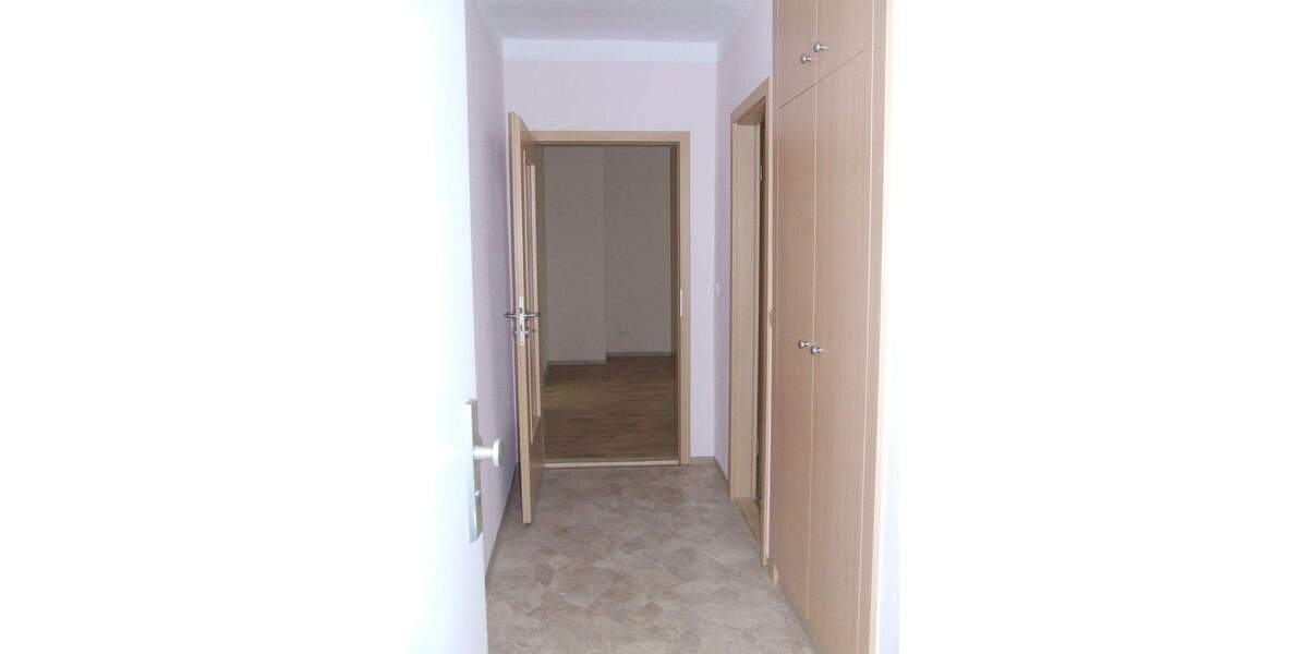 Etagenwohnung Bautzen - 2 Zimmer, 49 m&sup2;, 300&euro; | Angebot:25899704