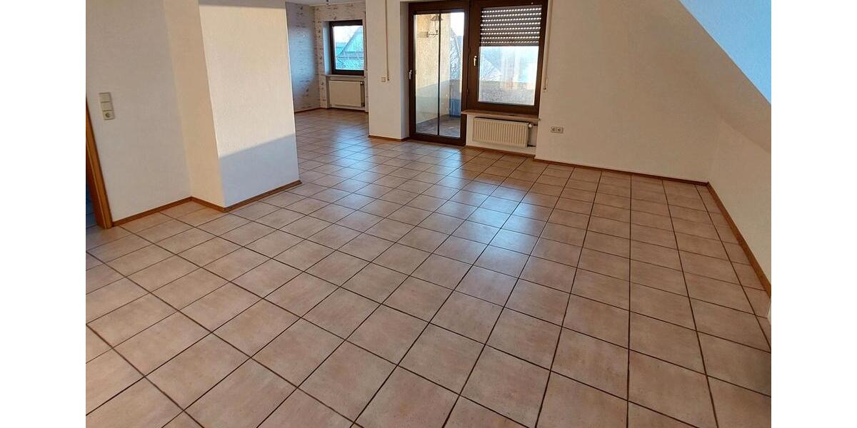 Dachgeschoßwohnung Gerolzhofen - 5 Zimmer, 939&euro; | Angebot:23555332