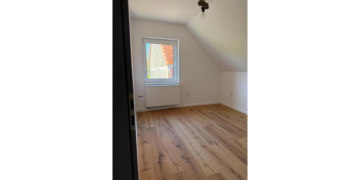Dachgeschoßwohnung Meißner - 4 Zimmer, 97 m&sup2;, 780&euro; | Angebot:26348423