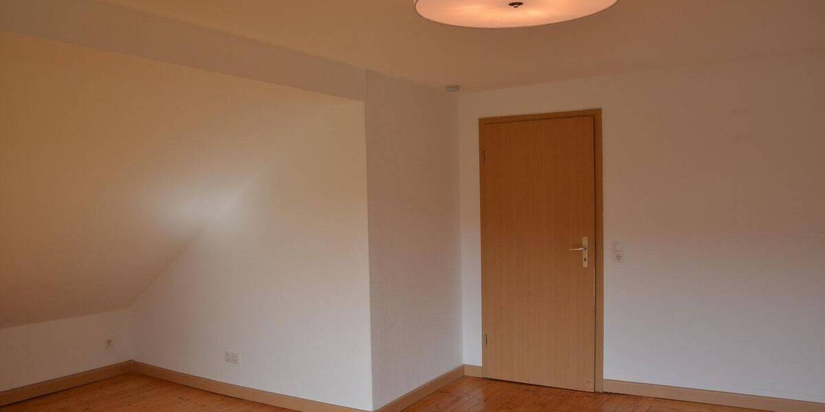 Einfamilienhaus Bammental - 7 Zimmer, 150 m&sup2;, 2.100&euro; | Angebot:26140719