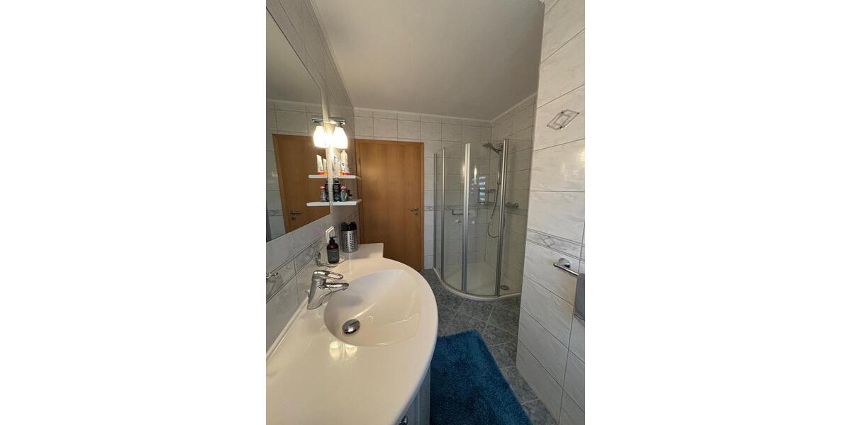 Einfamilienhaus Homberg (Efze) - 5 Zimmer, 180 m&sup2;, 1.500&euro; | Angebot:25964508