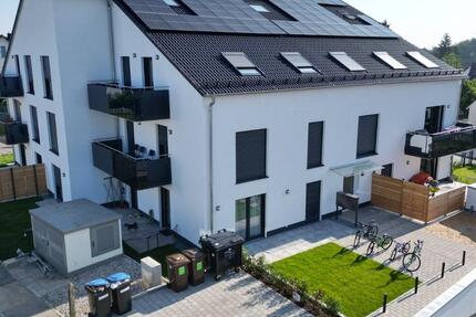 Helle Dachgeschosswohnung (3.5 Zimmer) mit Balkon & moderner EBK 3 zimmer