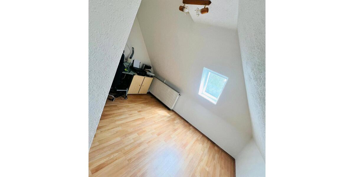 Dachgeschoßwohnung Singen (Hohentwiel) - 1 Zimmer, 35 m&sup2;, 690&euro; | Angebot:26469782