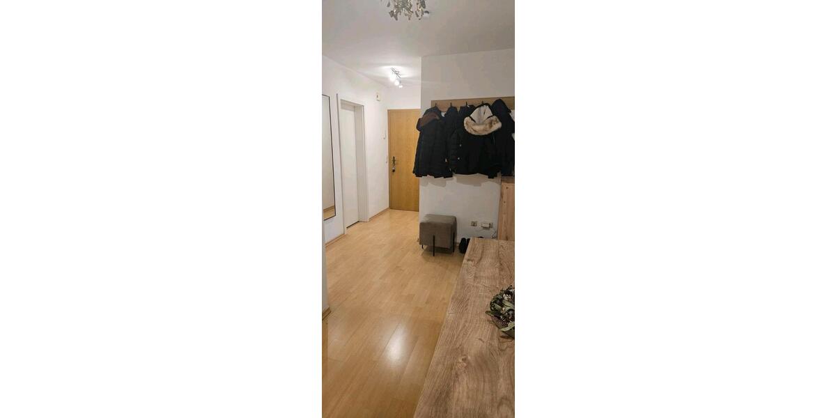 Dachgeschoßwohnung Tegernheim - 3 Zimmer, 88 m&sup2;, 1.200&euro; | Angebot:26377550