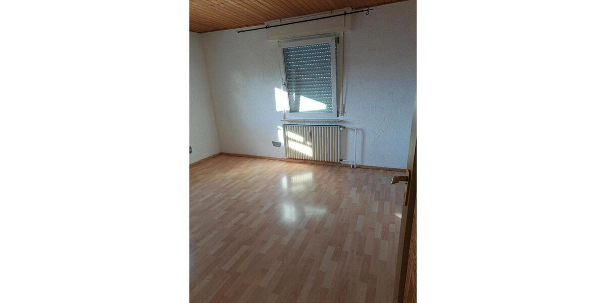 in schaafheim.3 zimmer wochnug.zu wermieten 3 zimmer