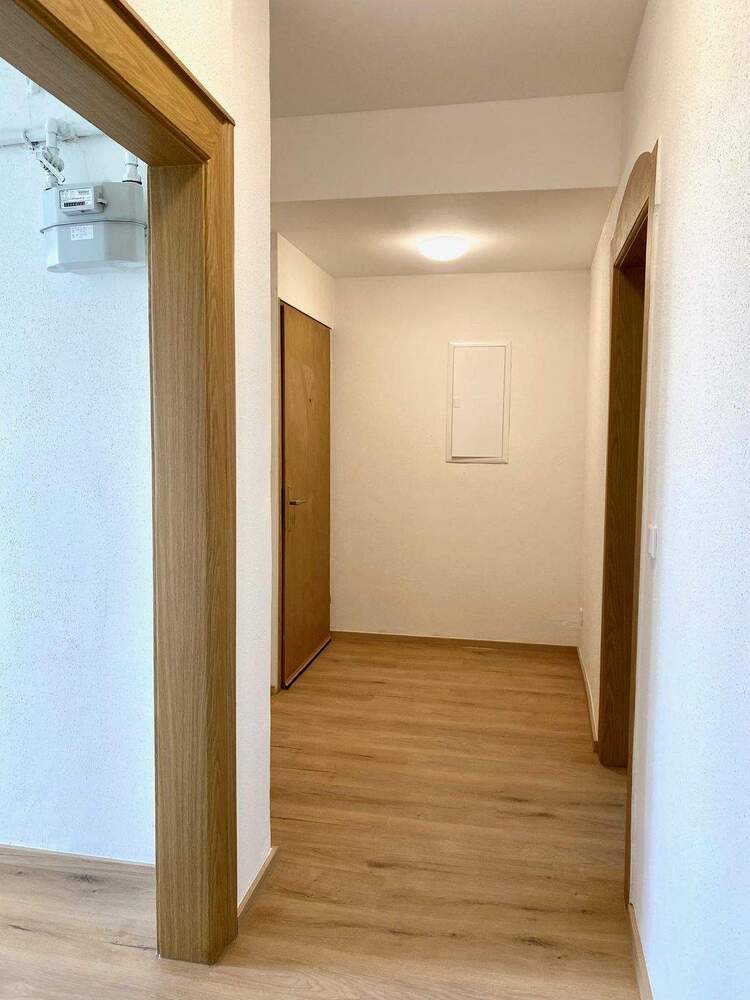 Renovierte JugendstilWohnung mit Süd-Balkon in ruhiger Anwohnerstraße