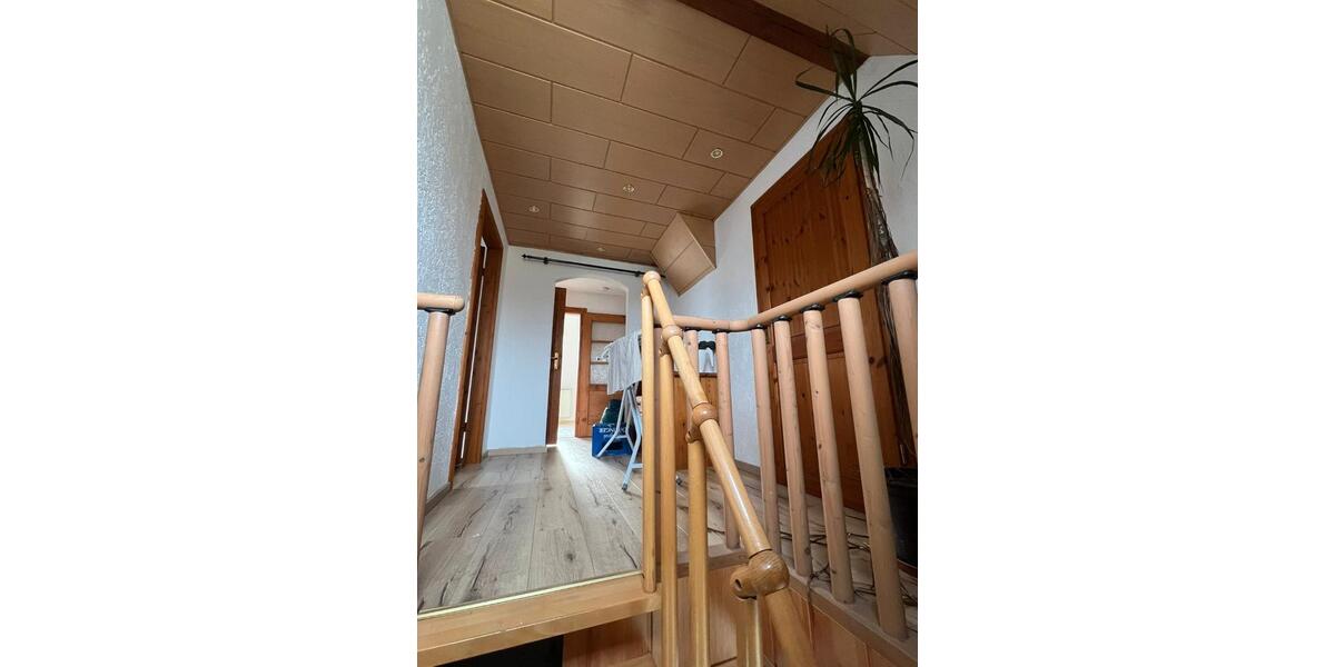 Maisonettenwohnung Oberkotzau - 7 Zimmer, 127 m&sup2;, 890&euro; | Angebot:26546252
