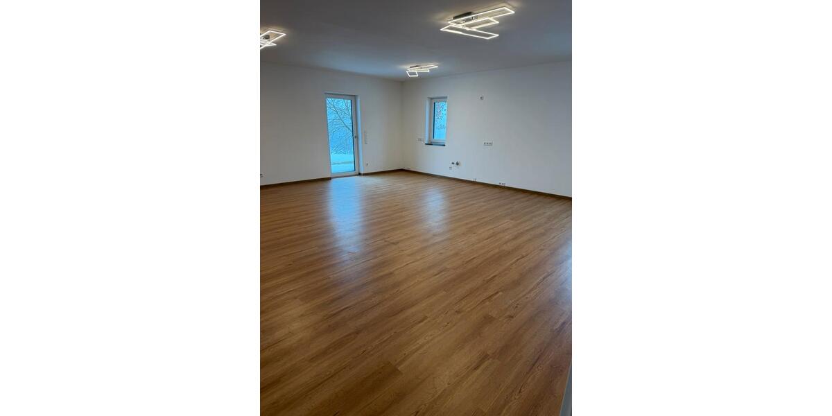 Erdgeschoßwohnung Tittling - 4 Zimmer, 88 m&sup2;, 950&euro; | Angebot:24830365