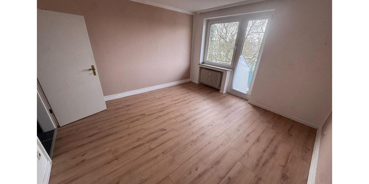 Etagenwohnung Krefeld Benrad - 3 Zimmer, 98 m&sup2;, 1.000&euro; | Angebot:26533972