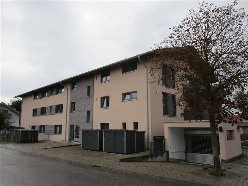 Exkl. neuwertige 3 Zimmer-Wohnung mit Balkon, zwischen Rosenheim & WB (mit 2 x Tiefgarage & Top-Einbauküche)
