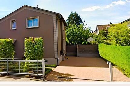 Haus Dreieich - 6 Zimmer, 179 m&sup2;, 3.000&euro; | Angebot:26482304