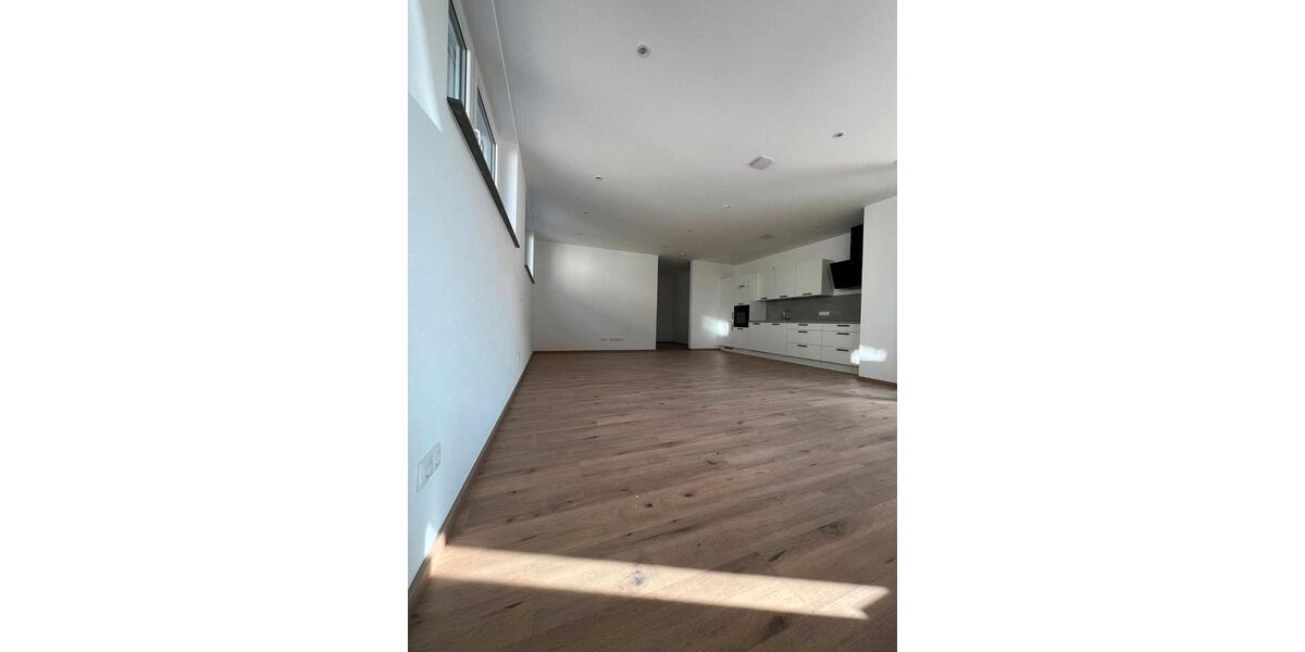Etagenwohnung Wonfurt Steinsfeld - 1 Zimmer, 102 m&sup2;, 960&euro; | Angebot:26430054