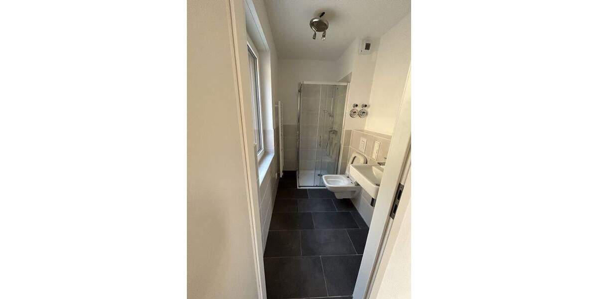 Exklusive Wohnung mit großem Balkon und 2 Tageslichtbädern 3 zimmer