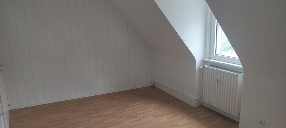 Dachgeschoßwohnung Siegen Kaan-Marienborn - 1 Zimmer, 13 m&sup2;, 190&euro; | Angebot:25918033