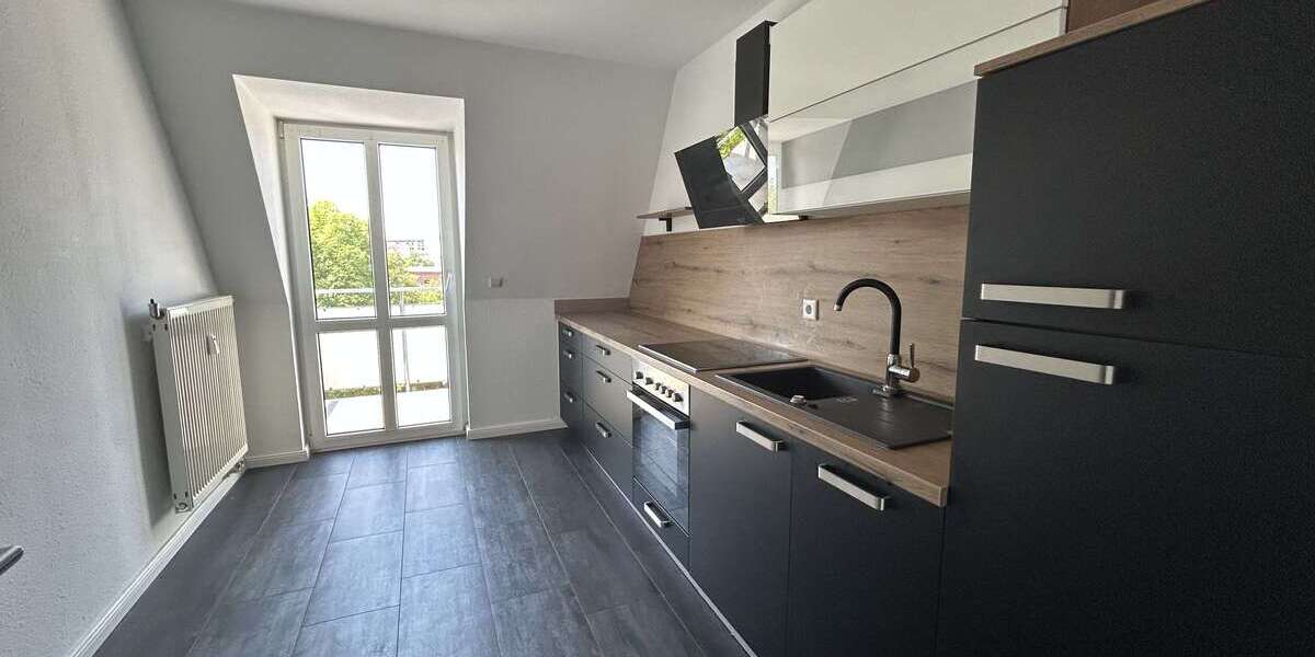 Etagenwohnung Zwickau Mitte-Nord - 3 Zimmer, 80 m&sup2;, 600&euro; | Angebot:27076239