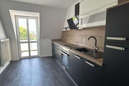 Wohnung Zwickau Mitte-Nord - 3 Zimmer, 80 m&sup2;, 600&euro; | Angebot:27076239
