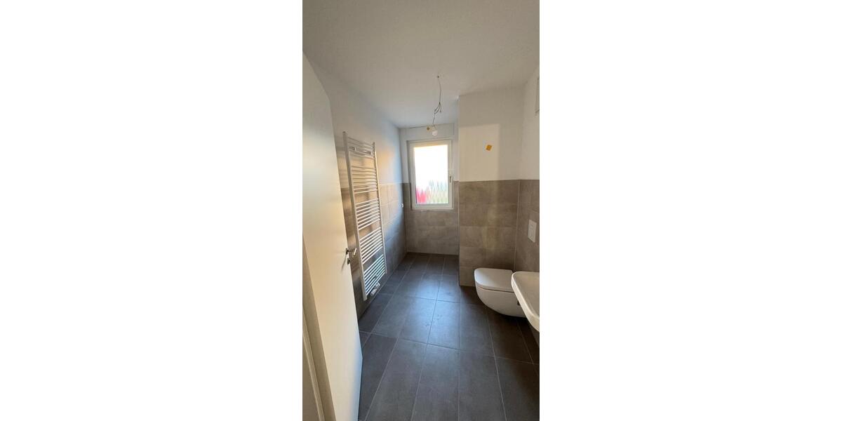 Erdgeschoßwohnung Schönefeld - 5 Zimmer, 131 m&sup2;, 2.750&euro; | Angebot:24455302