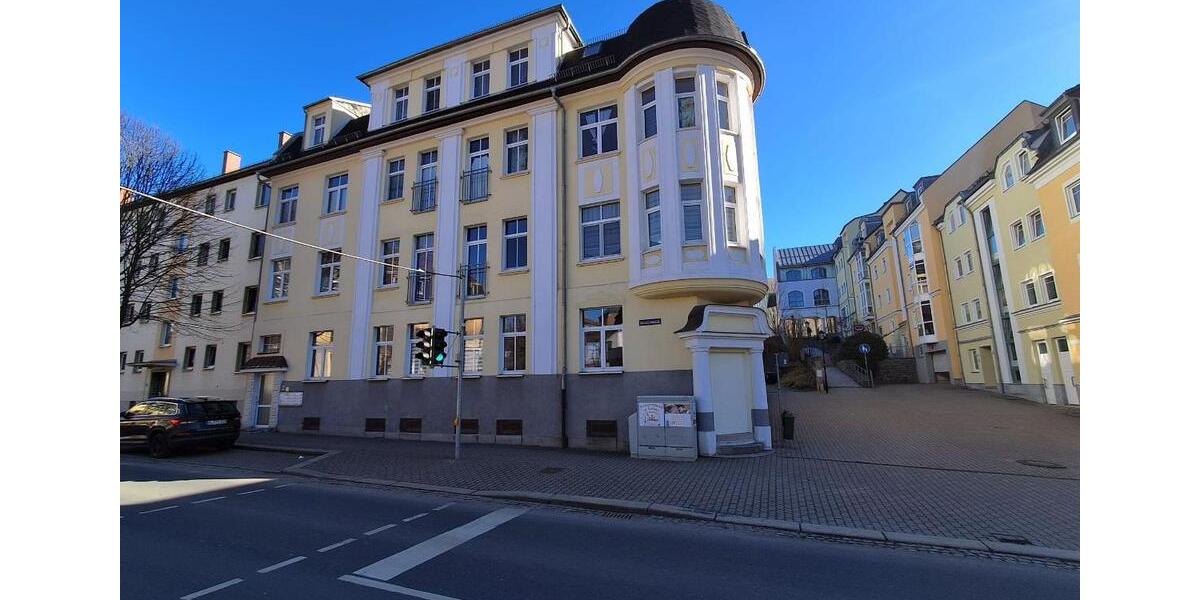 große 2 Zimmer Wohnung mit großes Bad und EBK in Oelsnitz Vogtl. 2 zimmer