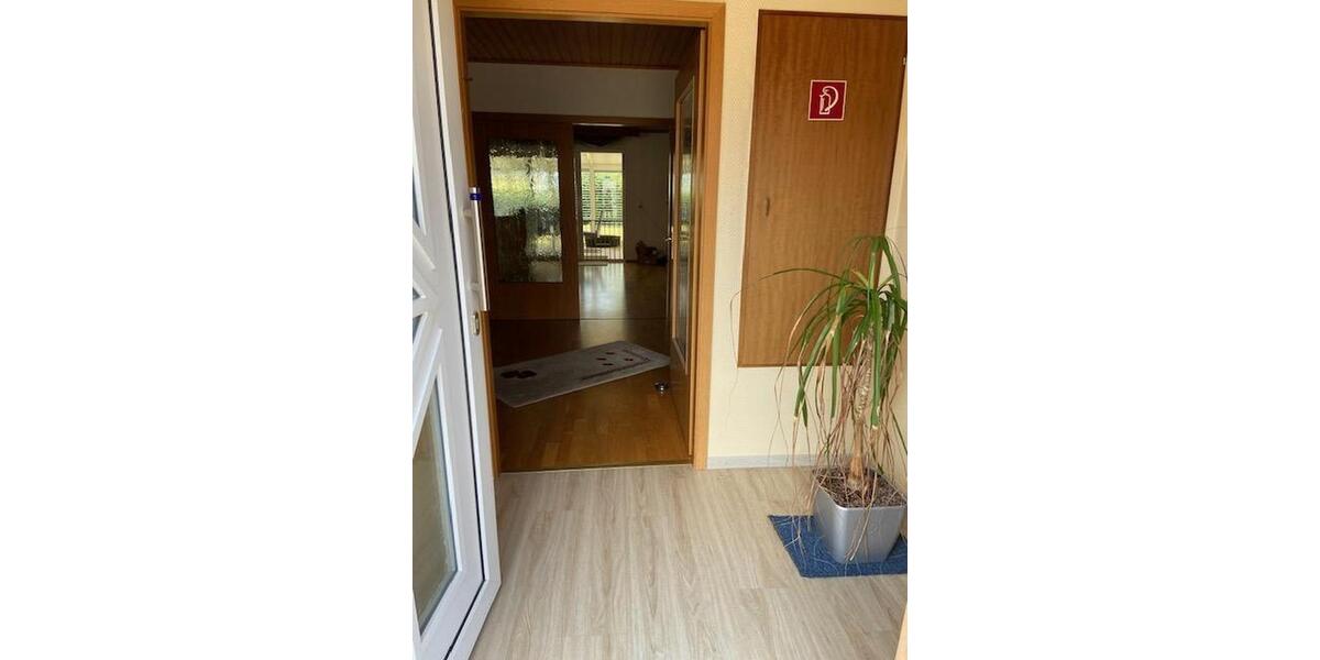 Erdgeschoßwohnung Bretten - 4.5 Zimmer, 130 m&sup2;, 1.160&euro; | Angebot:26699388