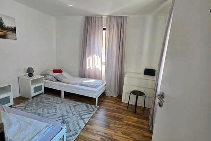 Wohnen auf Zeit Erlensee - 6 Zimmer, 162 m&sup2;, 30&euro; | Angebot:25964561