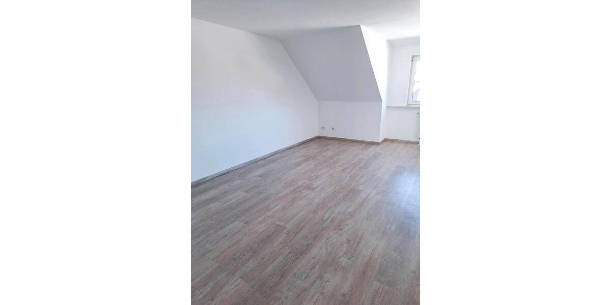 Etagenwohnung Wölfersheim - 2 Zimmer, 72 m&sup2;, 650&euro; | Angebot:26592068