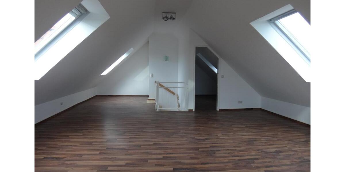 Etagenwohnung Bad Neustadt an der Saale - 5 Zimmer, 110 m&sup2;, 1.000&euro; | Angebot:22054969