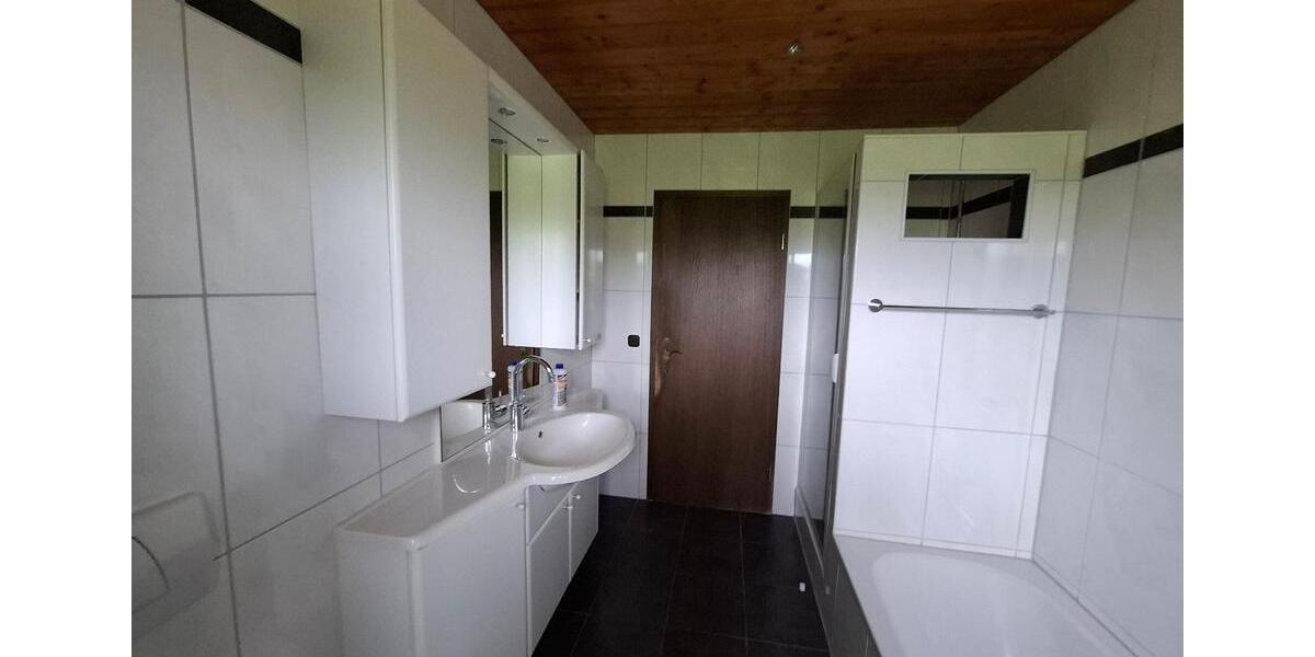 Etagenwohnung Sachsenkam - 5 Zimmer, 142 m&sup2;, 2.800&euro; | Angebot:26646643