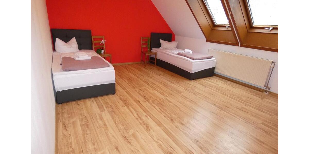Wohnen auf Zeit Bodenwöhr - 3 Zimmer, 100 m&sup2;, 17&euro; | Angebot:12322700