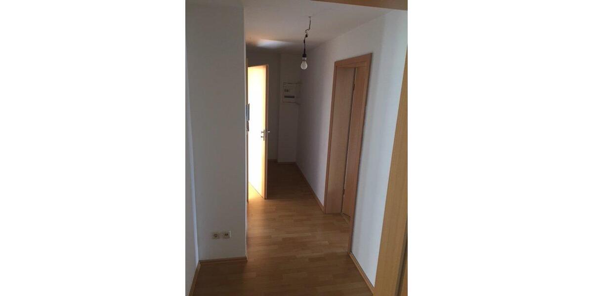 Etagenwohnung Pößneck - 3 Zimmer, 68 m&sup2;, 450&euro; | Angebot:26132363