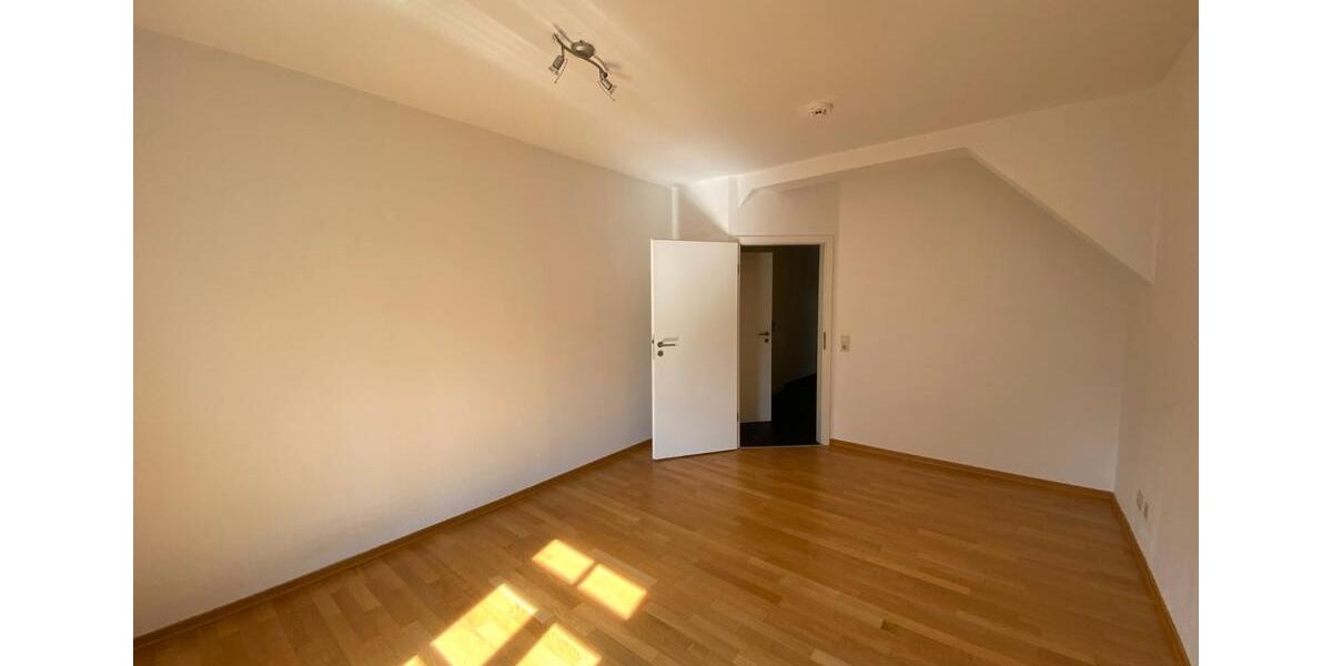 Etagenwohnung Holzminden - 3 Zimmer, 85 m&sup2;, 350&euro; | Angebot:26545427