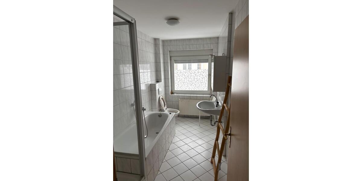 Etagenwohnung Marburg Cappel - 2 Zimmer, 65 m&sup2;, 1.200&euro; | Angebot:24706273