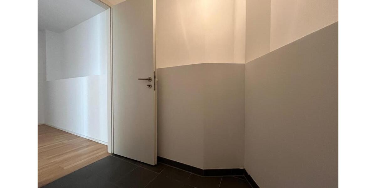 Etagenwohnung Stuttgart - 3 Zimmer, 122 m&sup2;, 2.157&euro; | Angebot:26069054