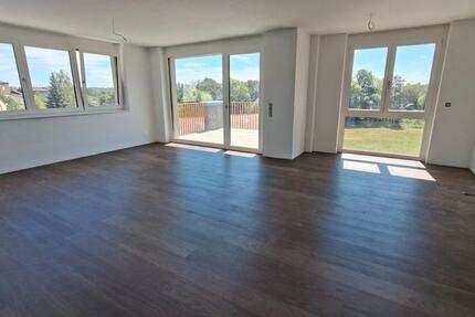 Haus Crailsheim - 4 Zimmer, 107 m&sup2;, 1.600&euro; | Angebot:27567307
