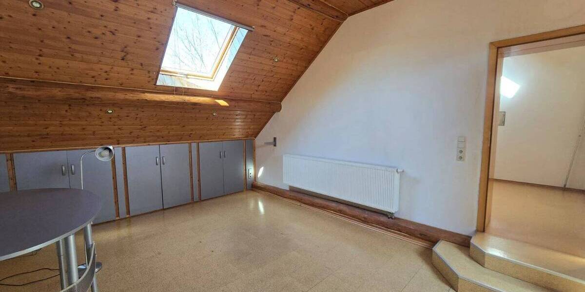 Etagenwohnung Tholey Theley - 5 Zimmer, 200 m&sup2;, 1.350&euro; | Angebot:26528285