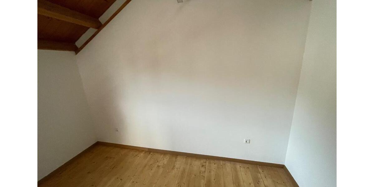 Etagenwohnung Reisbach Englmannsberg - 3 Zimmer, 76 m&sup2;, 620&euro; | Angebot:25637797
