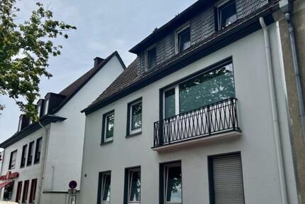 Kernsanierte Wohnung im Ärztehaus 3 zimmer