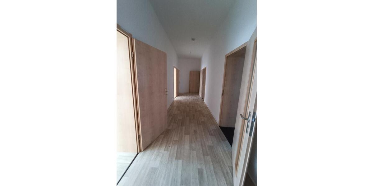 Etagenwohnung Zittau - 4 Zimmer, 87 m&sup2;, 461&euro; | Angebot:26017458