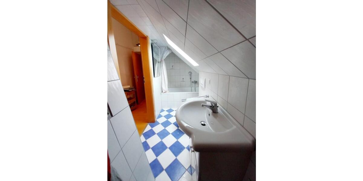 Dachgeschoßwohnung Regenstauf - 2 Zimmer, 550&euro; | Angebot:21606544