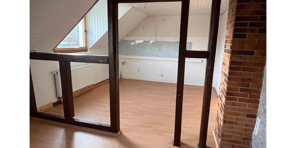 Dachgeschoßwohnung Solingen Wald - 3 Zimmer, 80 m&sup2;, 750&euro; | Angebot:25152087