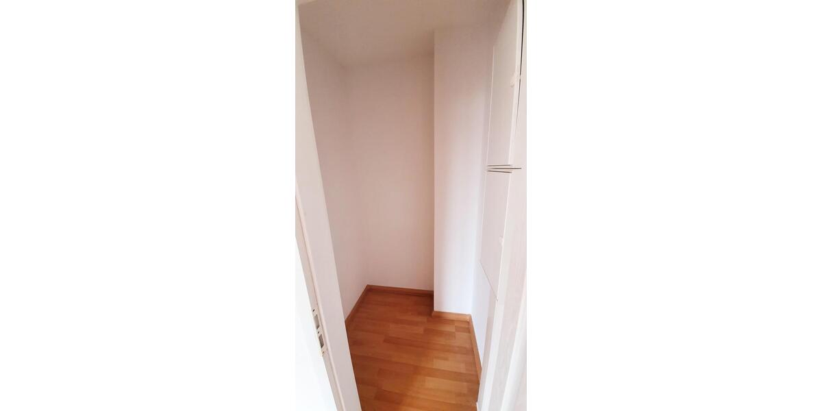 Gemütliche 3-Zimmer-Wohnung mit Balkon und Einbauküche - Dachgeschoßwohnung Chemnitz Altendorf | Angebot:25098842