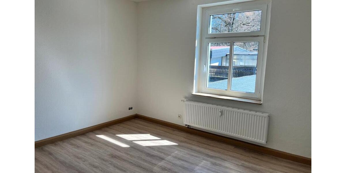 Etagenwohnung Lößnitz - 2 Zimmer, 54 m&sup2;, 267&euro; | Angebot:26004146