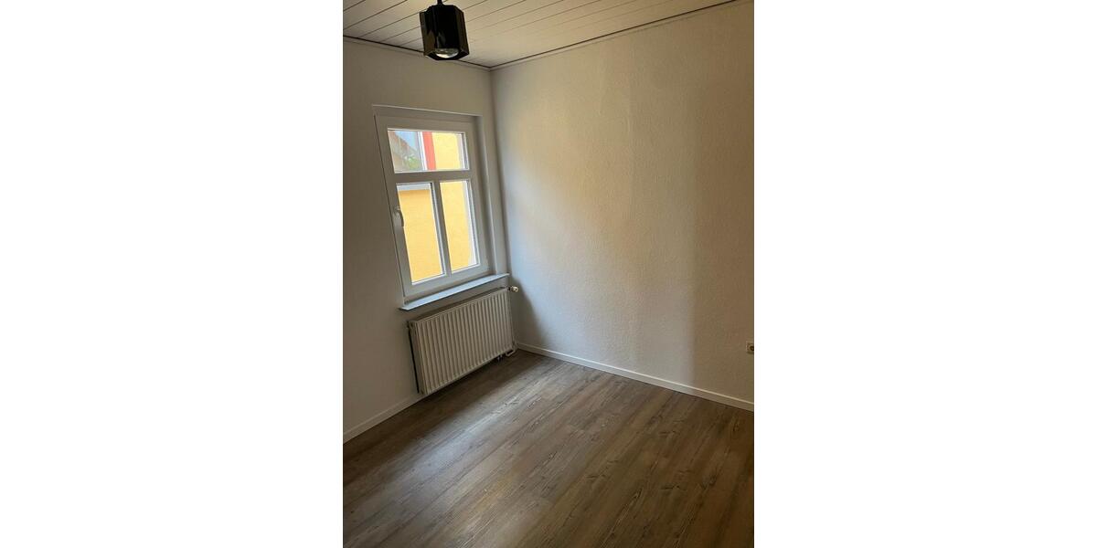 Dachgeschoßwohnung Triptis - 3 Zimmer, 72 m&sup2;, 490&euro; | Angebot:24712626
