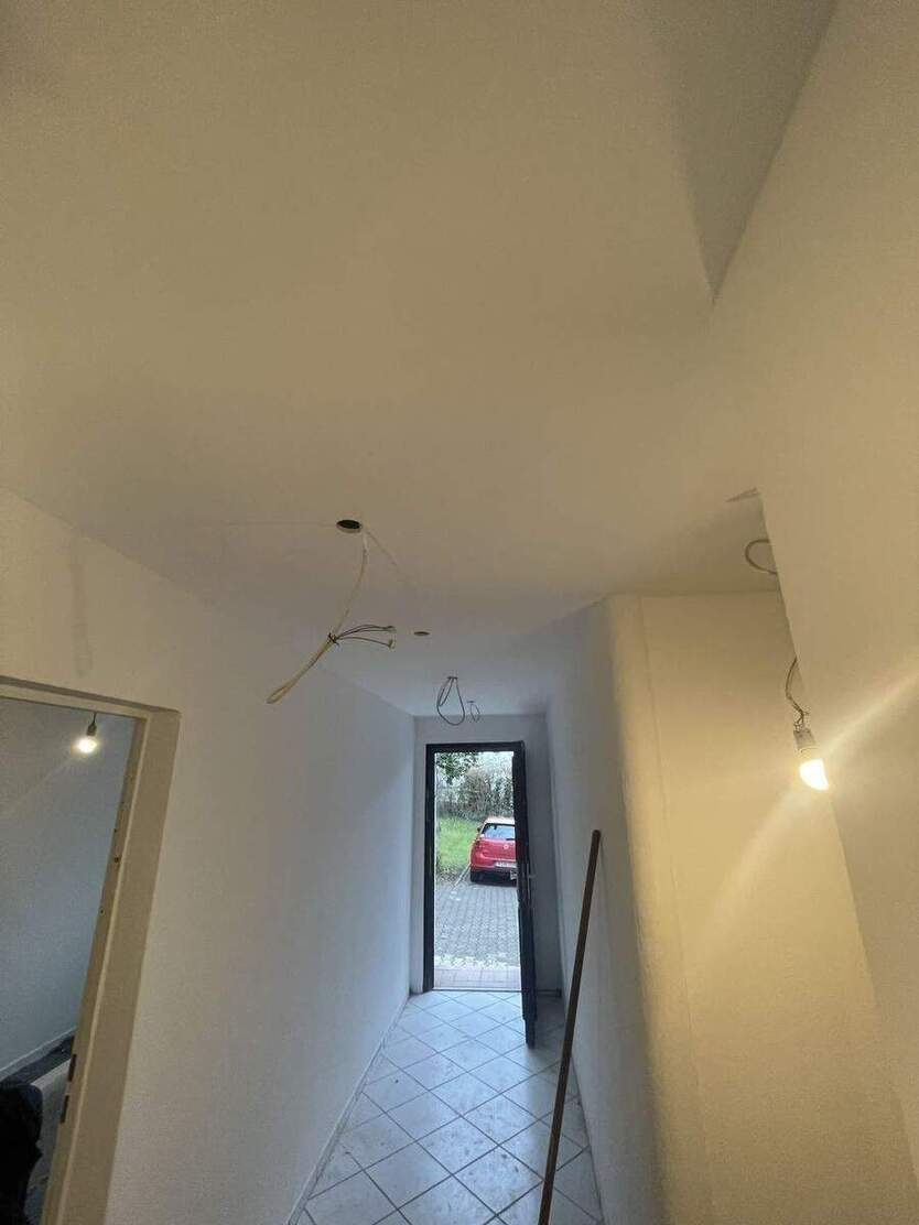 Frei ab sofort Frisch renovierte 1-Zimmer-Wohnung im Erdgeschoss mit neuer Pantryküche 1 zimmer